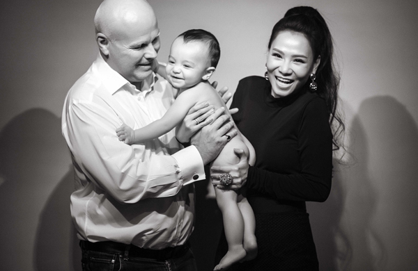 Thu Minh stress khủng khiếp khi sinh con trai cho chồng đại gia Hà Lan