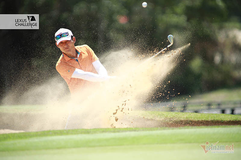 Những khoảnh khắc ấn tượng ngày thi đấu đầu tiên ở giải golf 1,5 tỷ