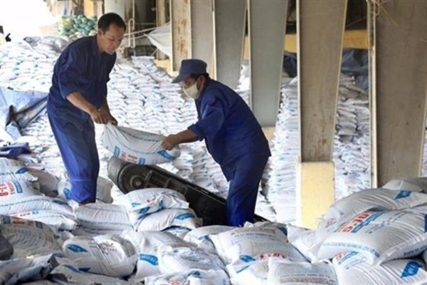 VN fertiliser stocks nosedive on difficulties