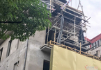 Tháo dỡ cao ốc sai phép trên đất biệt thự cổ ở trung tâm Hà Nội