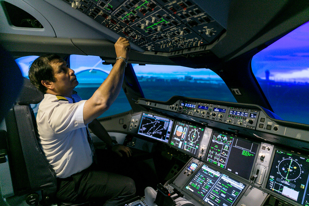 Cần bao nhiêu tiền để học nghề phi công ở Việt Nam?