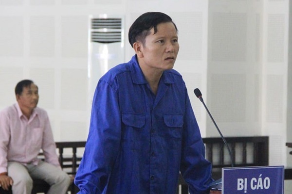 Đâm hàng xóm suýt chết vì nghi 'tiếp tay’ cho vợ ngoại tình