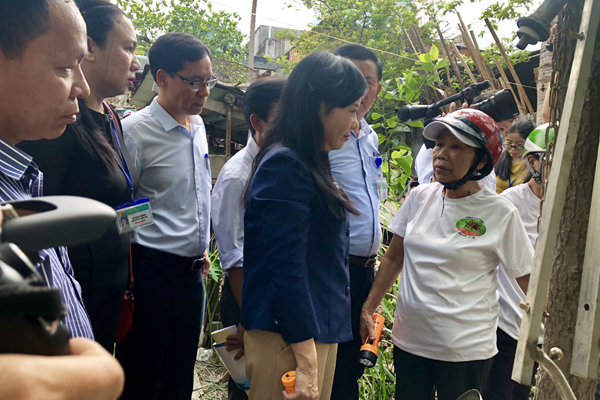 Bộ trưởng Nguyễn Thị Kim Tiến thị sát điểm 'nóng' dịch sốt xuất huyết ở Đà Nẵng