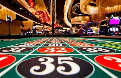 'Cò' casino và sự thật kinh hoàng sau ánh mắt và nụ cười