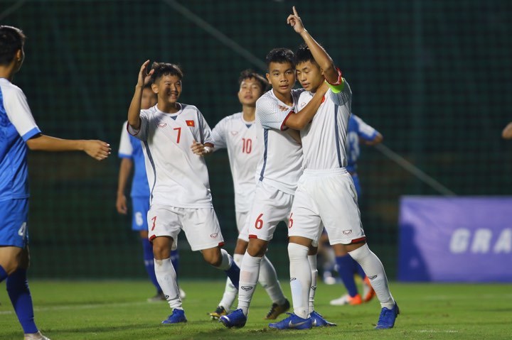 U16 Việt Nam chiếm ngôi đầu bảng sau chiến thắng 7-0