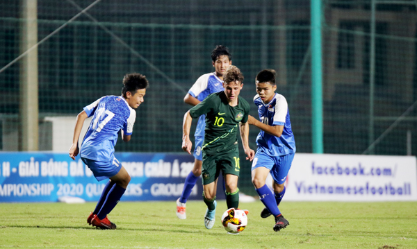 Đè bẹp Macau, U16 Australia đua với U16 Việt Nam