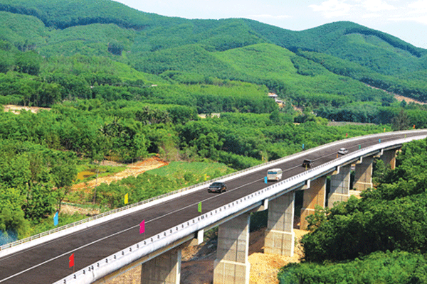 Hàng loạt liên danh đầu tư đấu thầu 5 đoạn cao tốc Bắc - Nam