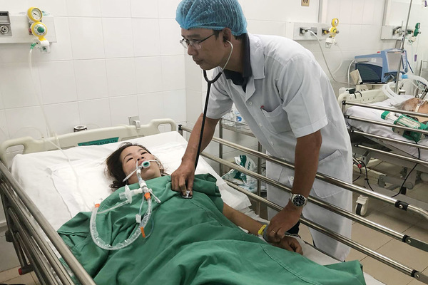 Người phụ nữ Cần Thơ bị co giật sùi bọt mép, suy hô hấp nặng
