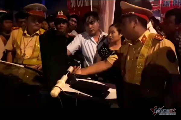 Nghe VietNamNet: Chủ nhiệm UB Kiểm tra ở Hà Tĩnh có hơi men, gây tai nạn chết người