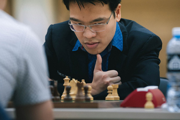 Vietnam's top chess player defeats defending European champion at FIDE World Cup