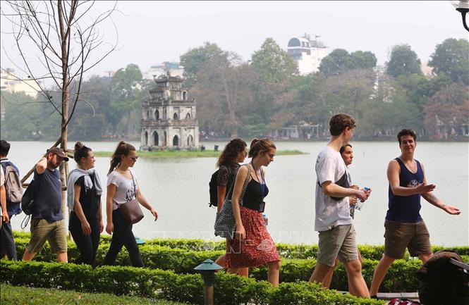 Diễn biến mới, khách Trung Quốc đến Việt Nam bất ngờ sụt giảm