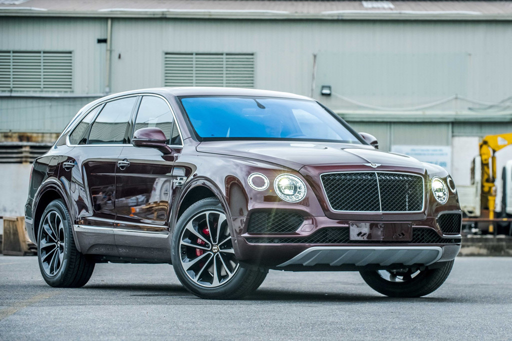 Bentley Bentayga V8 bản kỷ niệm thứ 2 về tay đại gia Việt