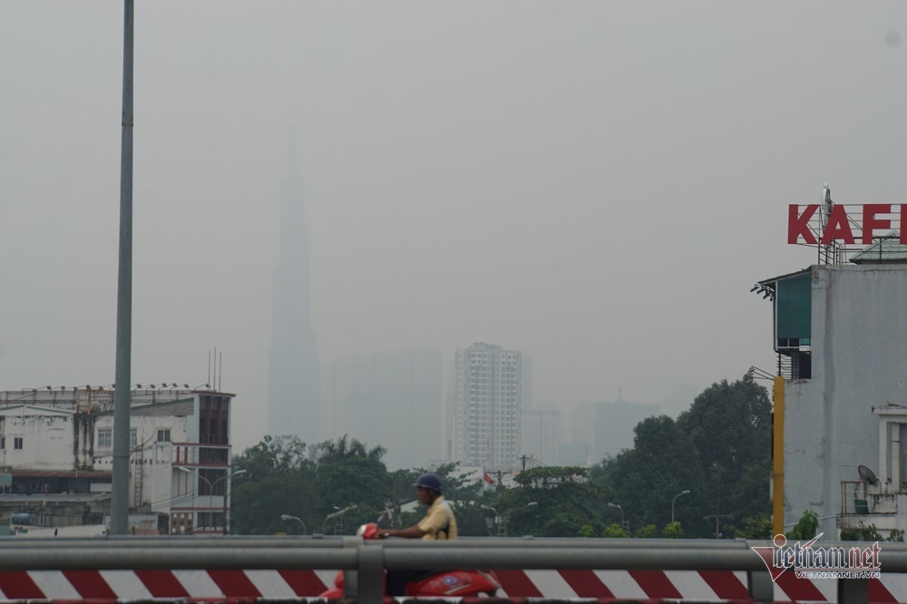 Xác định nguyên nhân cả Sài Gòn mù đặc, ô nhiễm không khí nặng