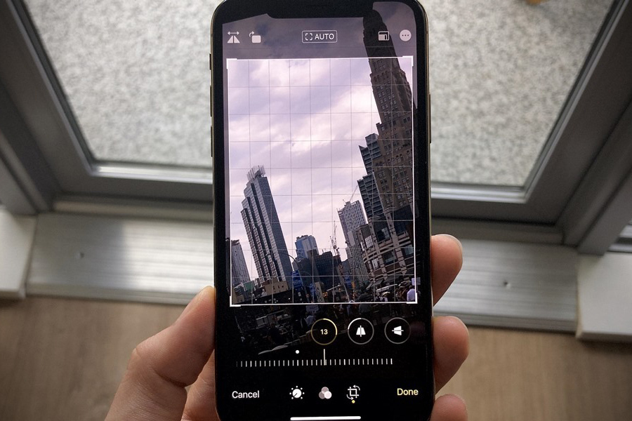 Với iPhone 11 Pro Max, bạn có thể xoay ảnh một cách dễ dàng và tiện lợi. Hãy khám phá tính năng tuyệt vời này trên điện thoại của bạn và tạo ra những bức ảnh độc đáo, đẹp mắt nhất. Xem ngay các hình ảnh liên quan để hiểu thêm về tính năng xoay ảnh trên iPhone 11 Pro Max.