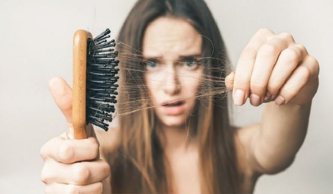 Những mẹo hiệu quả giúp khắc phụ trình trạng rụng tóc khi giao mùa -  VietNamNet