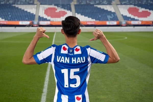 HTV and VTVcab to broadcast matches of VN defender Doan Van Hau in Europe
