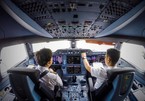 Vietnam’s airlines industry still lacks a large number of pilots