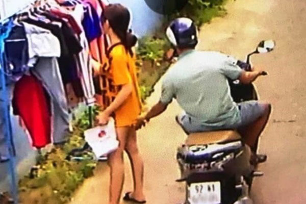 Nên biết điều này, nếu bị sàm sỡ thì buộc kẻ xấu phải bồi thường thiệt hại