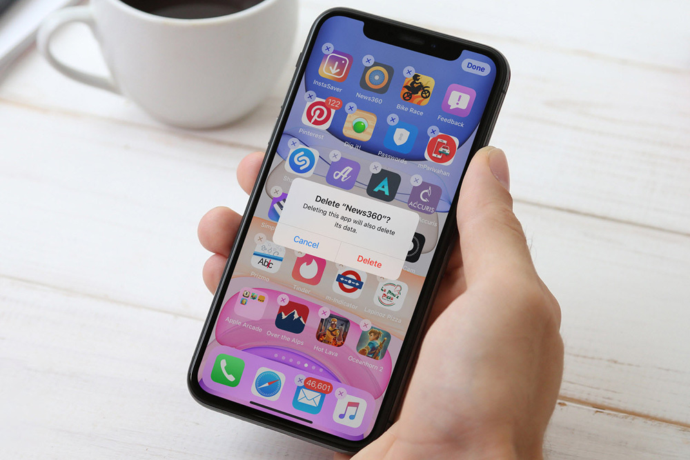 Xoá ứng dụng iOS 13: Bạn có những ứng dụng không cần thiết hoặc gây phiền toái trên iPhone của mình? Với iOS 13, việc xoá các ứng dụng này trở nên dễ dàng hơn bao giờ hết. Không chỉ giúp giải phóng dung lượng bộ nhớ trên iPhone của bạn, việc xoá các ứng dụng cũng giúp cho việc quản lý và sử dụng điện thoại của bạn trở nên tốt hơn.