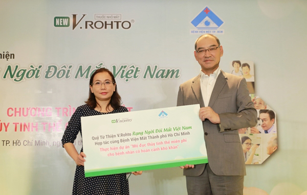 Ra mắt Quỹ từ thiện V.Rohto - Rạng ngời đôi mắt Việt Nam