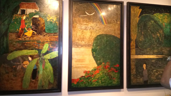 Teacher and student display paintings together at VN National Museum of Fine Arts