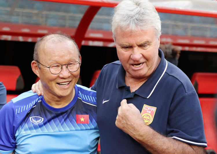 Thầy Park né hợp đồng, nói Guus Hiddink là núi cao không thể vượt