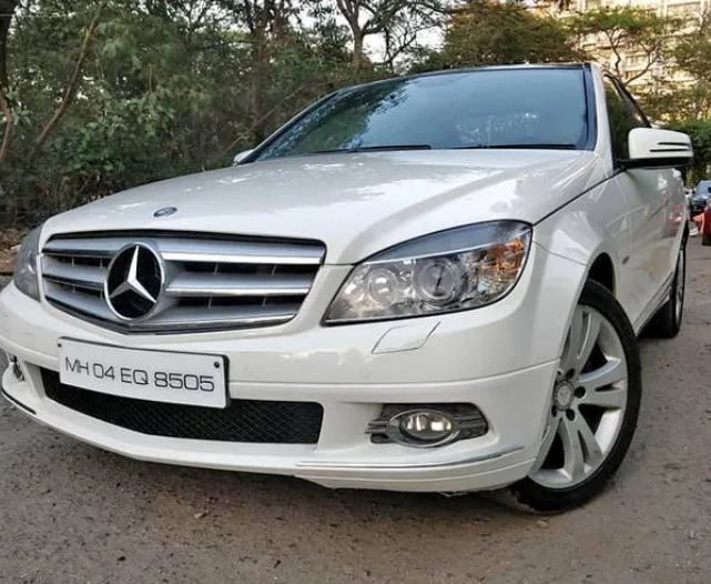 Xe sang Mercedes C-Class 8 năm tuổi giá chỉ 237 triệu đồng