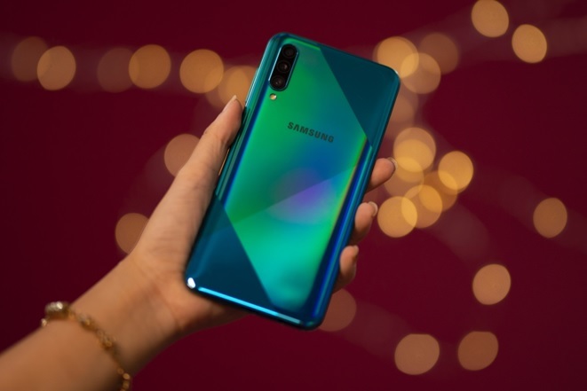 Galaxy A50s: Mặt lưng đa sắc, camera trước 32MP, tích hợp sạc nhanh