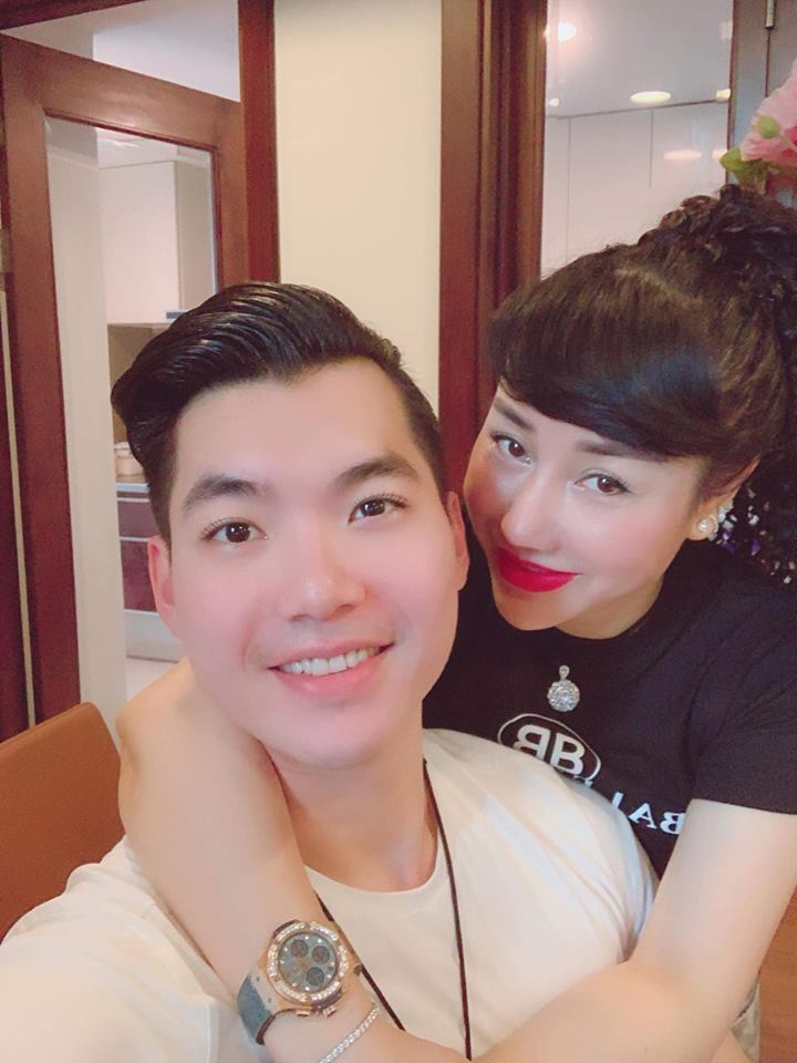 Cuộc sống viên mãn của siêu mẫu Việt bên vợ đại gia hơn 15 tuổi