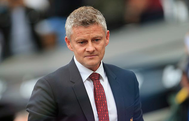 Solskjaer ngồi trên đống lửa, MU ném ngay 