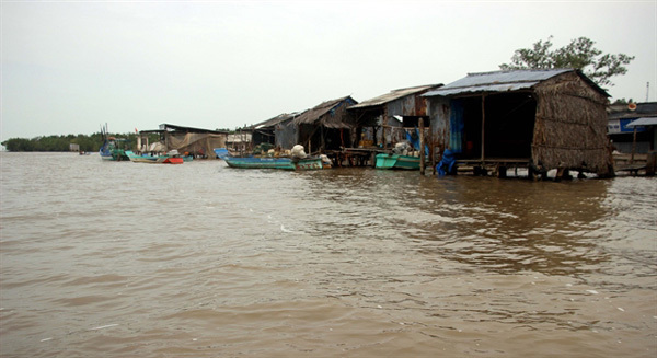 Vietnam's Mekong Delta declares urgent erosion situation