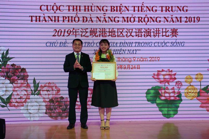 Nữ sinh Đà Nẵng giành chiến thắng cuộc thi hùng biện tiếng Trung