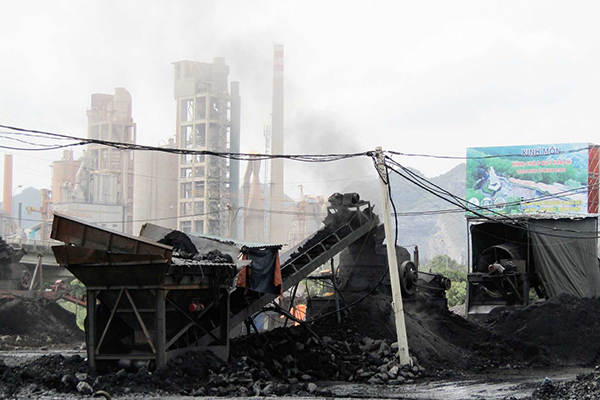 Pollution caused by coal dust threat Hai Duong's people