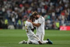 Real Madrid leo lên đầu bảng nhờ 2 tuyệt phẩm