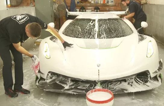 Siêu xe Koenigsegg sở hữu 34 lớp sơn, dày gấp 5 lần Rolls-Royce