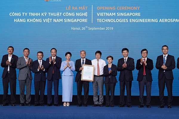 Việt Nam hợp tác sửa chữa máy bay với Singapore