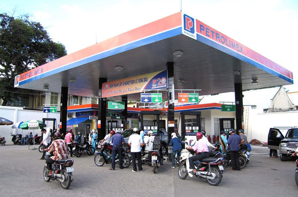 Vietnam reduces petroleum imports