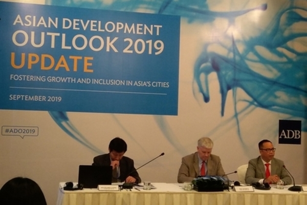 Vietnam's growth moderate this year but remains robust in Asia: ADB