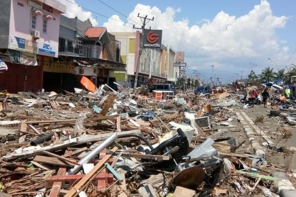 Động đất rung chuyển Indonesia, 20 người chết