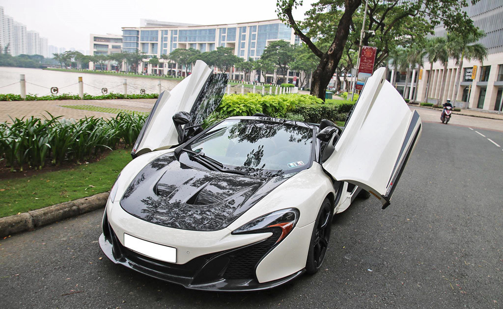 Dân chơi Sài Gòn độ ống xả 300 triệu cho McLaren 650S Spider