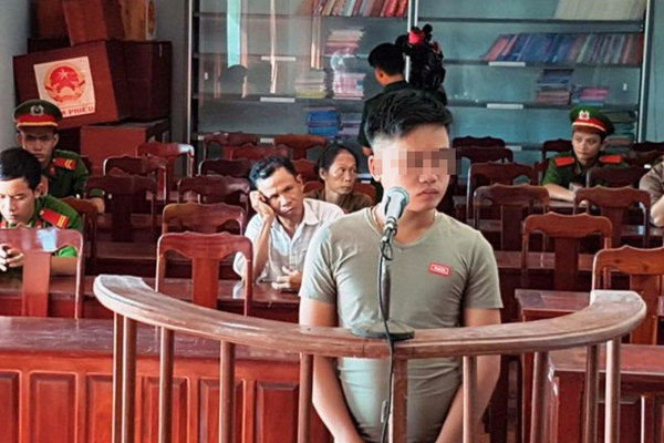 Một thanh niên không đi nghĩa vụ quân sự, 3 người bị khởi tố