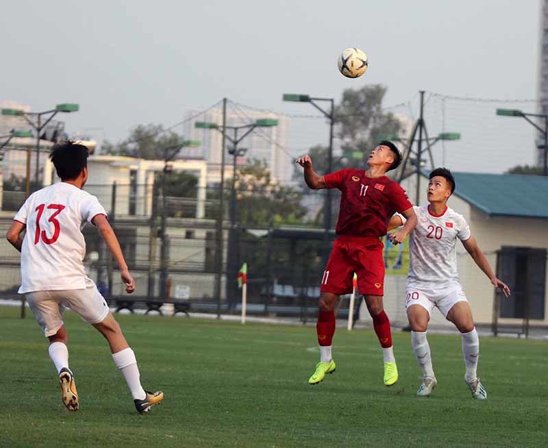 Xuân Trường hỏng penalty, tuyển Việt Nam thua đàn em U22