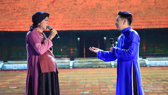 Khóc cười với show Quang Hà sau sự cố cháy Cung Việt Xô