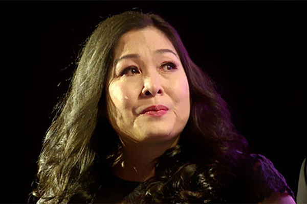 Sân khấu kịch 14 năm của NSND Hồng Vân phải đóng cửa