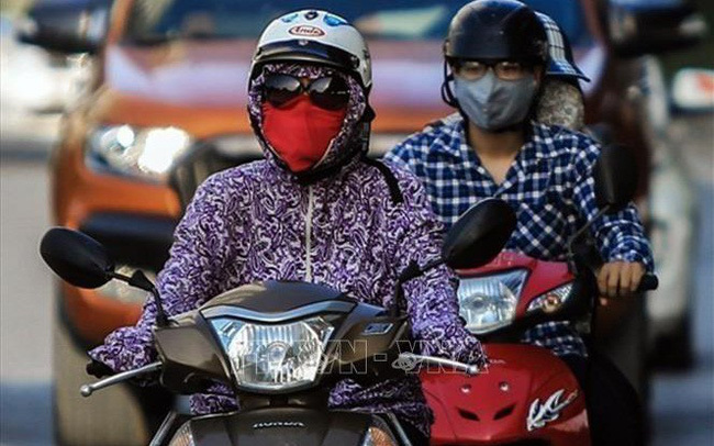 Thị trường khẩu trang đắt khách vì ô nhiễm không khí