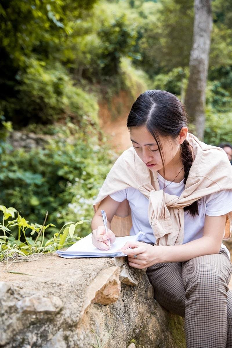 H’Hen Niê tự tin khoe mặt mộc không khuyết điểm