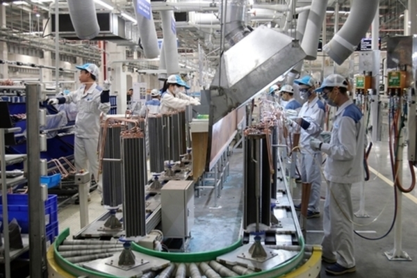 Vietnam's GDP in first three quarters climbs to 9-year high