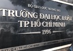 Trường ĐH Luật TP.HCM nợ dây dưa 29 tỷ, tuyển sinh "chui" văn bằng 2