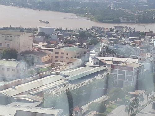 Dong Nai river full of waste water, millions of people in danger