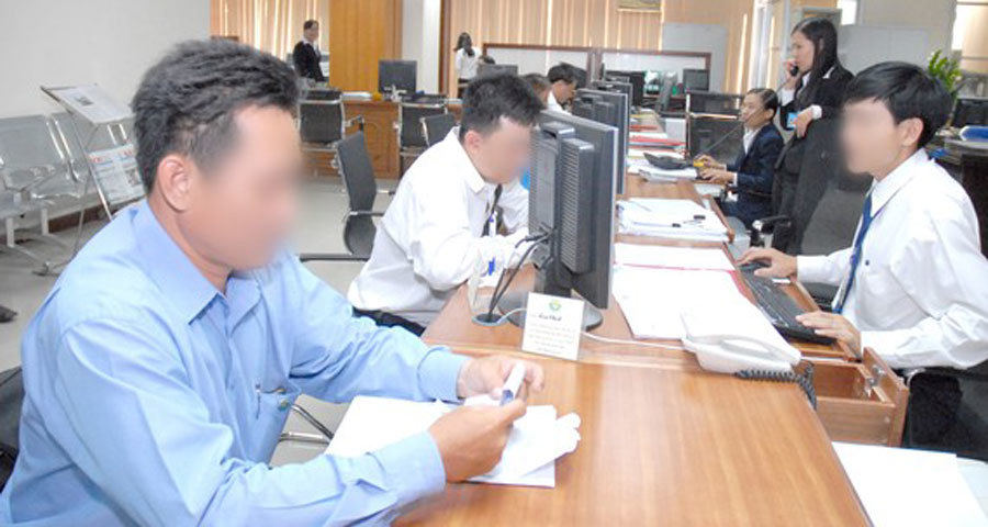 Mua bảo hiểm nhân thọ: Khách hàng lo bị 'vắt chanh bỏ vỏ'